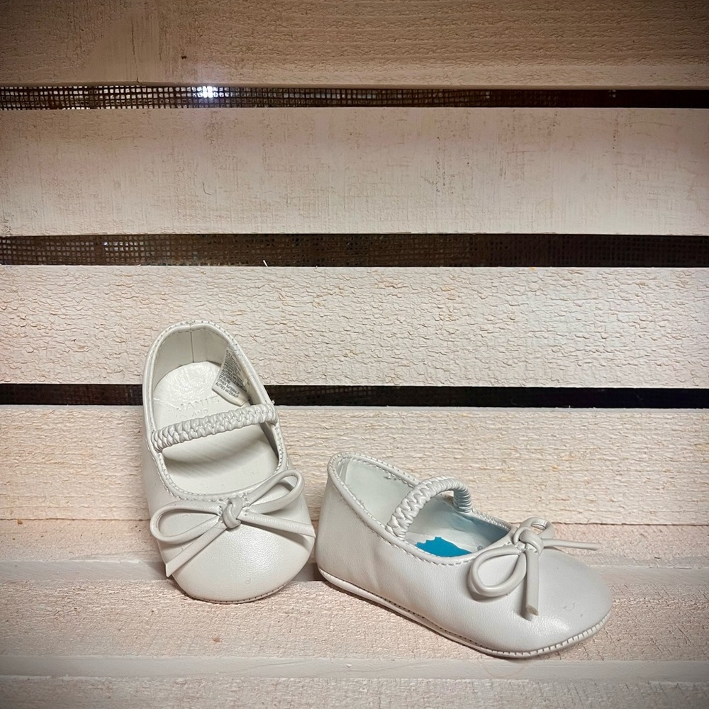 Janie and Jack Cream Baby Shoes with Bow